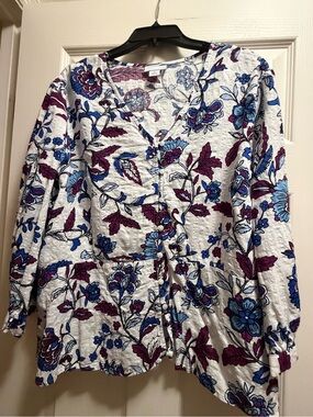 Liz Claiborne Floral Button-Front Women’s Top in White with Blue & Plum Print